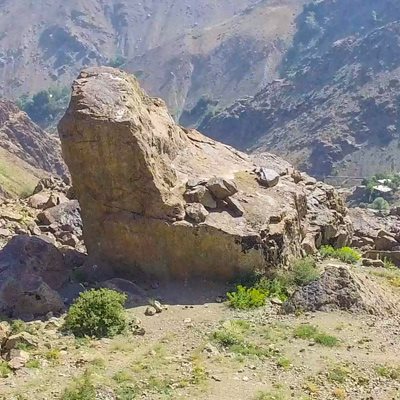 Band-e-Yakhchal bouldering zone