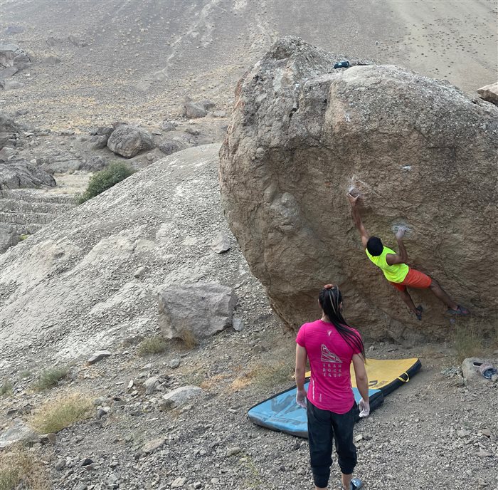 bouldering in Keshar
